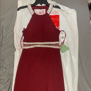 Perfect Simple elegant prom dress! Brand new, don’t have a use for it anymore.